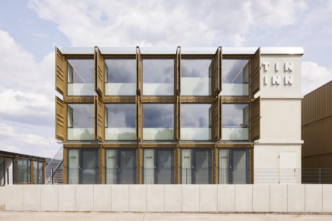 Tin Inn Montabaur L Einfach Gut - Das Hotel Aus Hochwertig Ausgebauten Ueberseecontainern Exteriör bild